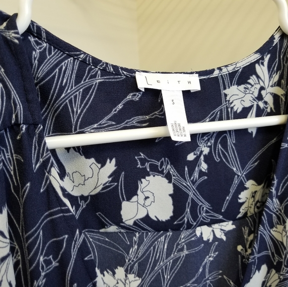 Small Leith Wrap Dress short sleeve Nordstrom - Picture 2 of 5